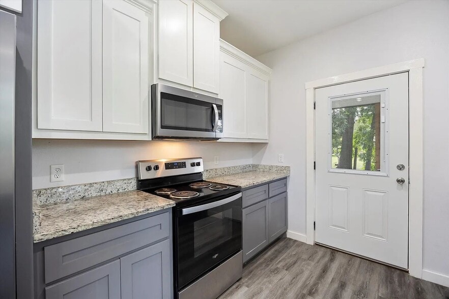 Oven - 108 W Locust St