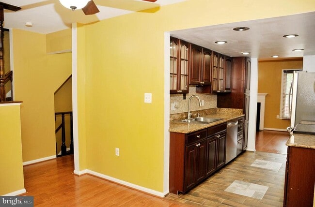 Building Photo - 3831 Gateway Terrace
