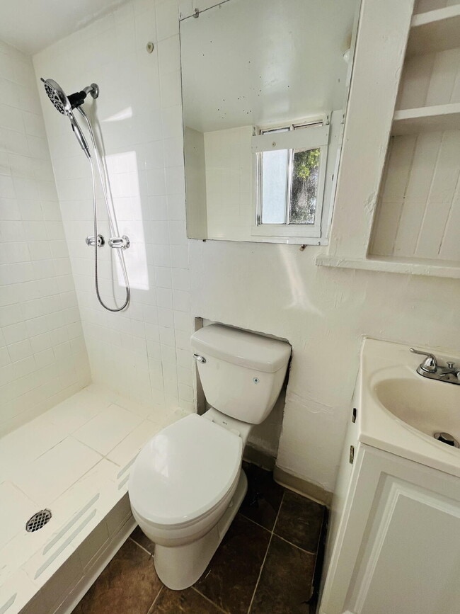 Building Photo - $1,500 - 1 Bed / 1 Bath Apartment in San Diego