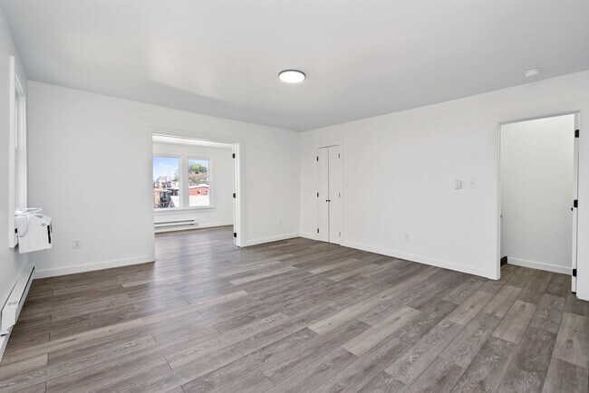 Building Photo - 348-350 Wyoming Street