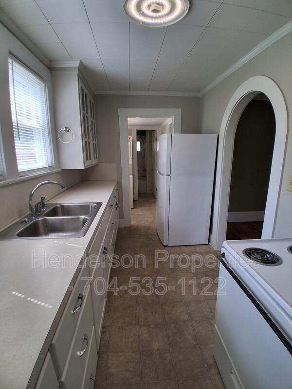 Building Photo - 1011 Lowder St