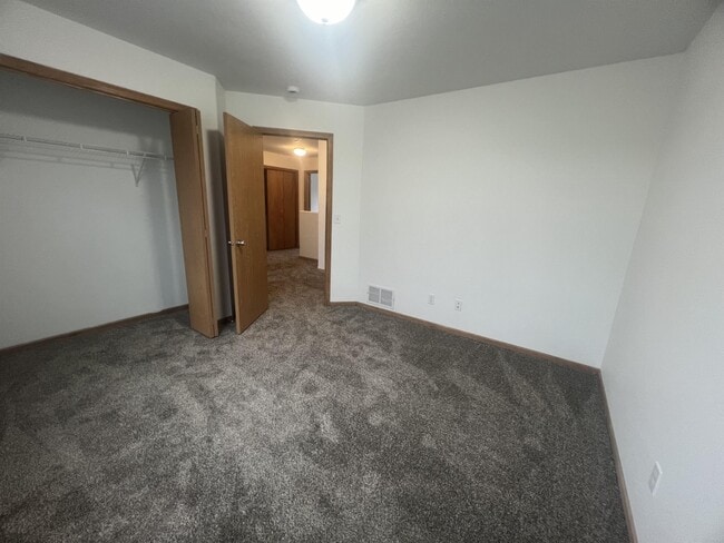 Building Photo - 3322 8th St W