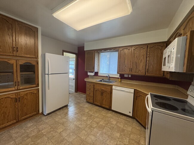 Building Photo - 1436 Avenue D
