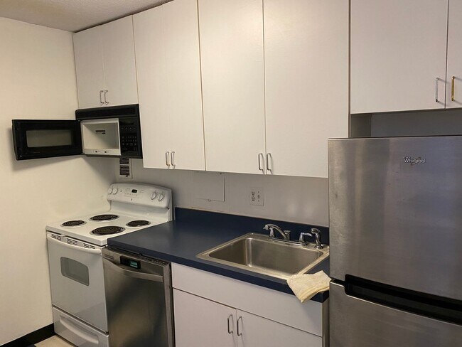 Building Photo - Efficiency close to Dupont Circle
