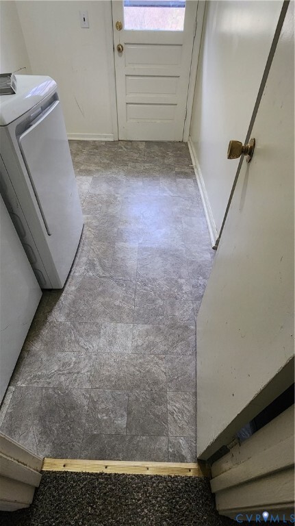 Building Photo - 424 Round Top Ave