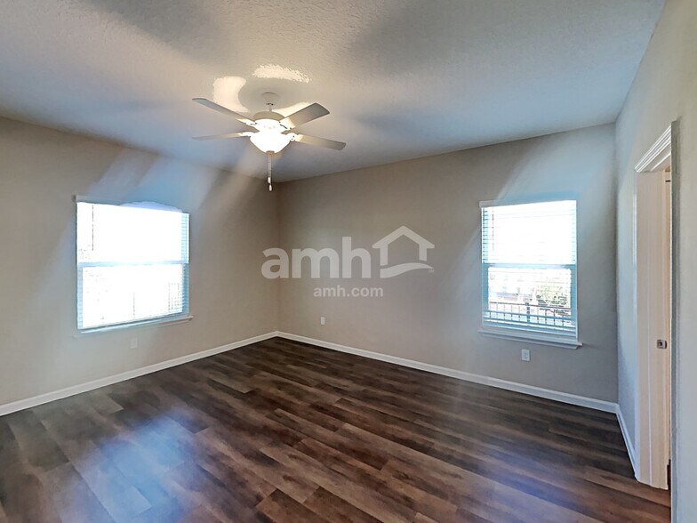 Building Photo - 40 Hemlock Pt