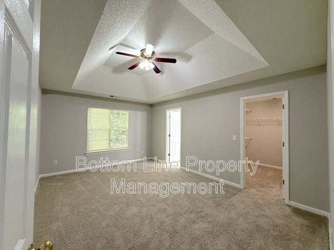 Building Photo - 1020 Stinson Glen Ln