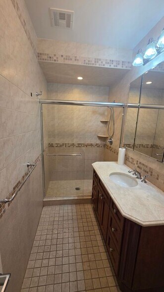 Building Photo - 1637 Sheepshead Bay Rd