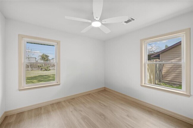 Building Photo - 4022 Marlborough Dr