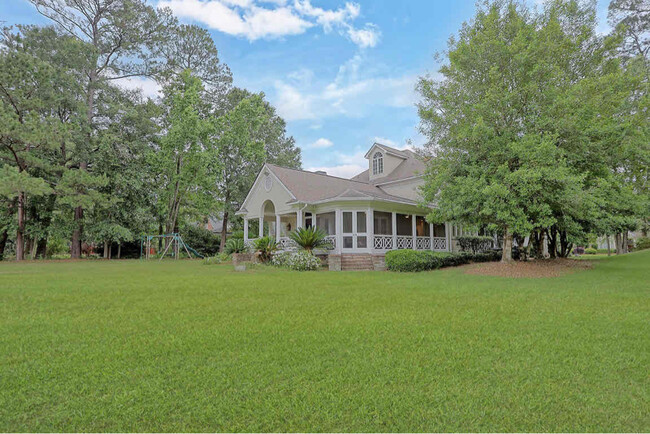 Building Photo - 10 Cedar Point Dr