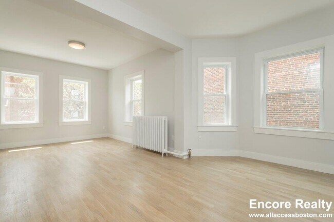 Building Photo - 184 Chiswick Rd