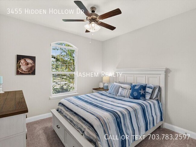 Building Photo - 3455 Hidden Holw Dr