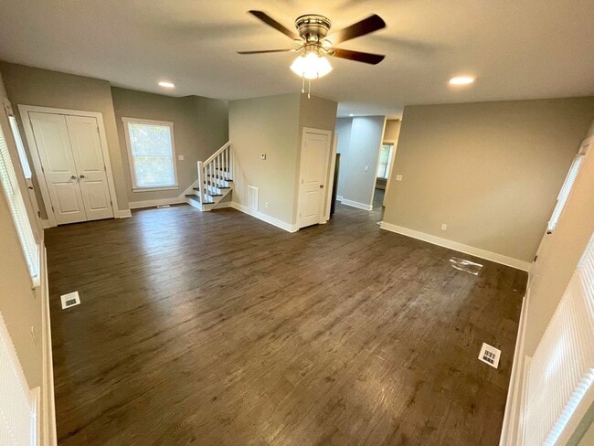 Building Photo - PRE-LEASING FOR AUGUST 9TH,  2026!