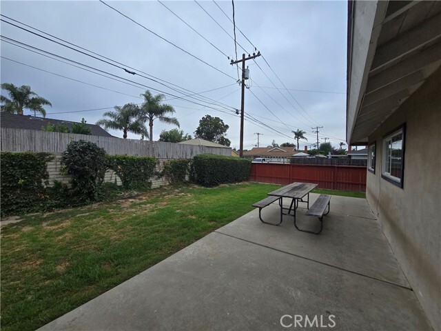 Building Photo - 10362 Shalom Dr