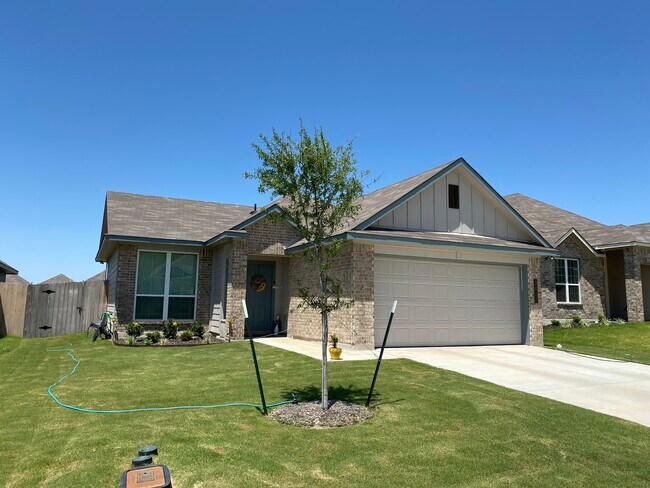 Building Photo - 3031 Dade Loop