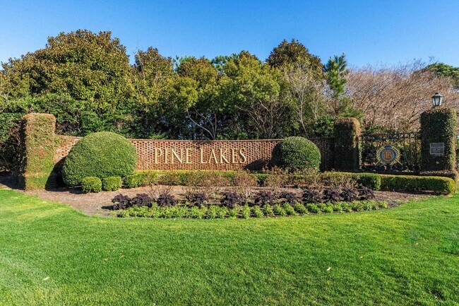 Building Photo - 5704 Woodside Ave