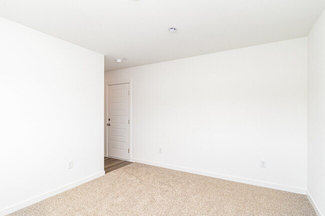 Building Photo - 2171 Yellowstone Blvd