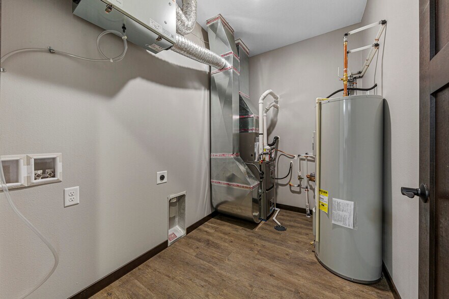 Building Photo - 2019 Essler Dr