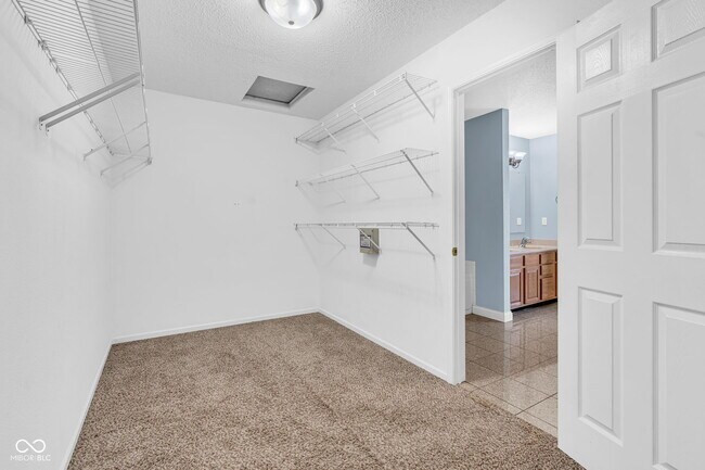 Building Photo - 8818 Browns Valley Ln