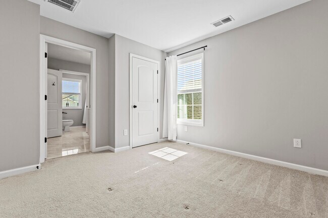 Building Photo - 2681 Rockaway Pl