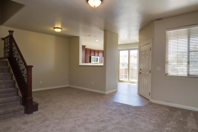 Building Photo - Beautiful Desert Hills Beauty!  Casitas at Hidden Valley! Price Reduced!