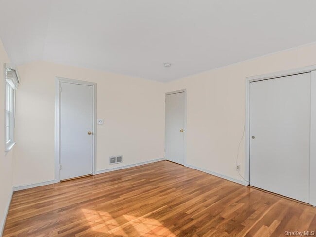 Building Photo - 42 Tower Hill Dr