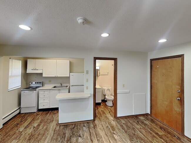 Building Photo - 42 E 13th Ave