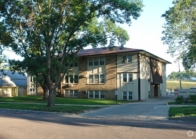Building Photo - Capitol Hill Apt