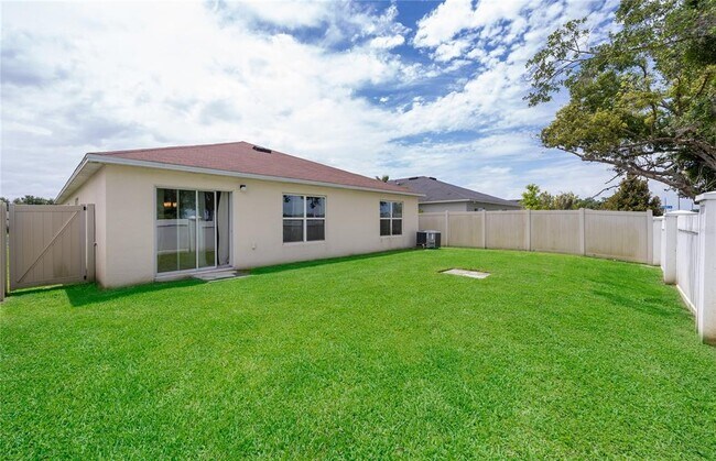 Building Photo - 2405 Bulrush Dr