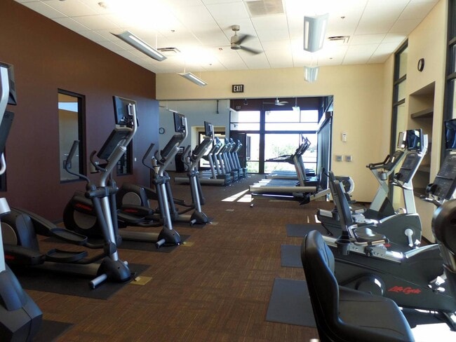 Building Photo - Gilbe Single Story 4 Bedroom