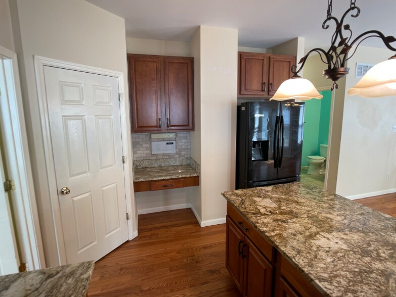 Building Photo - 3802 Scarlet Oak Dr