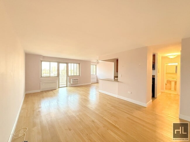 Building Photo - 70 W 93rd St