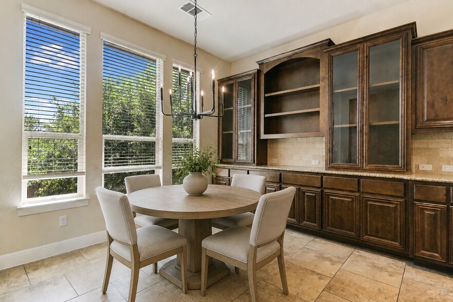 Building Photo - 8813 Fescue Ln