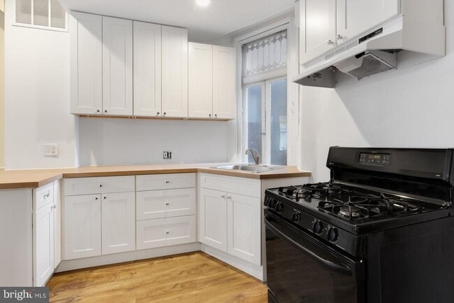 Building Photo - 5147 Hazel Ave