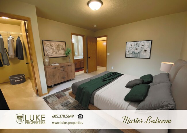 Building Photo - 2104 S Cambridge Ave