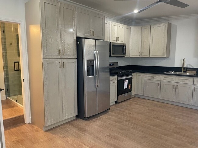 Building Photo - 4433 Los Serranos Blvd