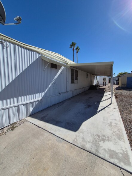 Building Photo - 3601 E Wyoming Ave