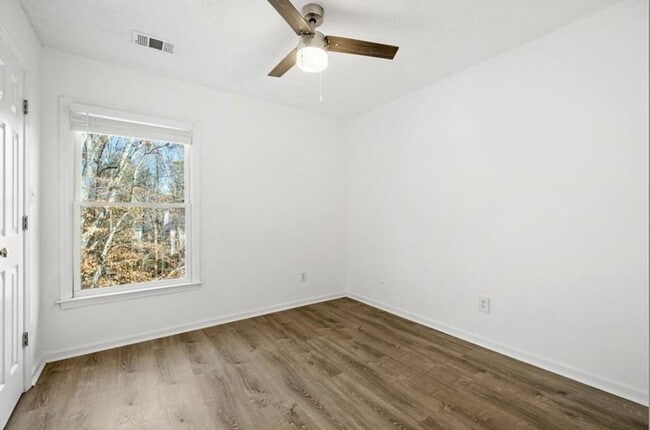 Building Photo - 10895 Glenbarr Dr