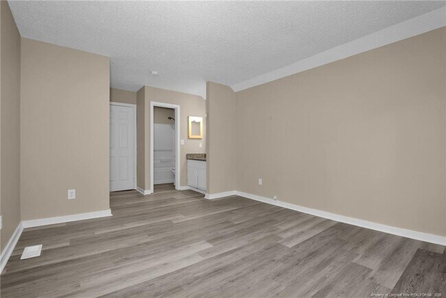Building Photo - 325 Watergap Dr