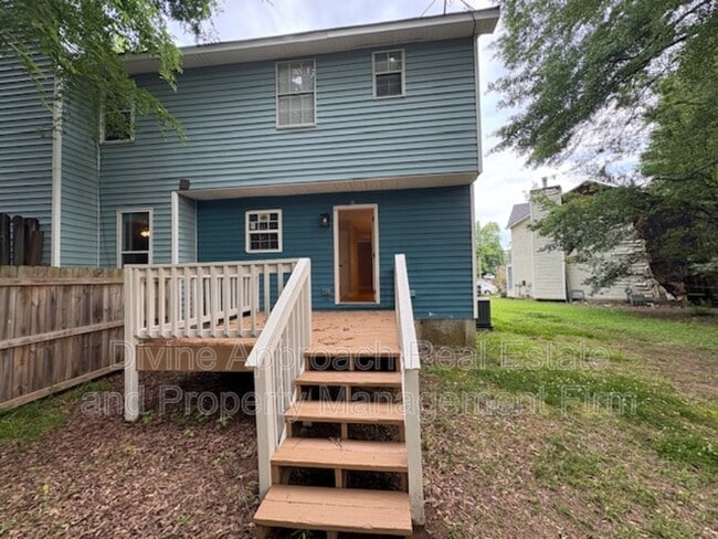 Building Photo - 830 Jamestown Manor Park