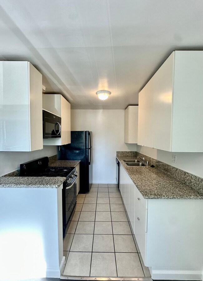 Interior Photo - 3950 Inglewood Blvd