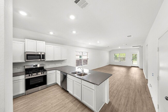 Building Photo - Ready NOW! Greenbelt Wooded Views