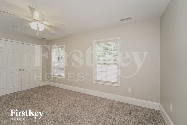 Building Photo - 115 Kings Drive