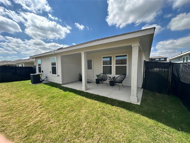 Building Photo - 9613 Oxbow Strap Dr