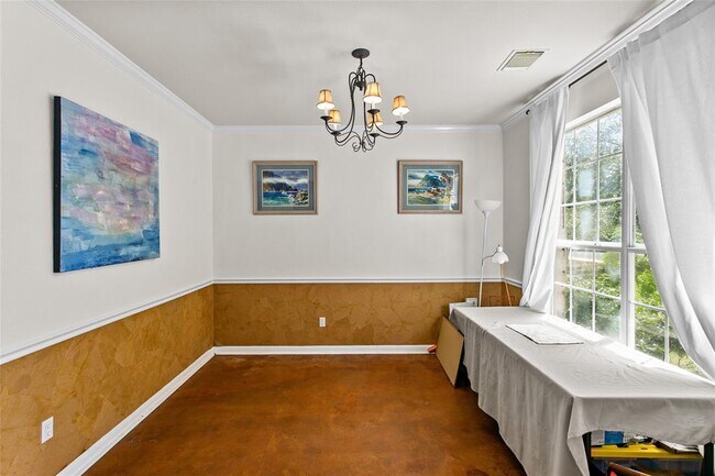 Building Photo - 5950 Mesa Verde Cir