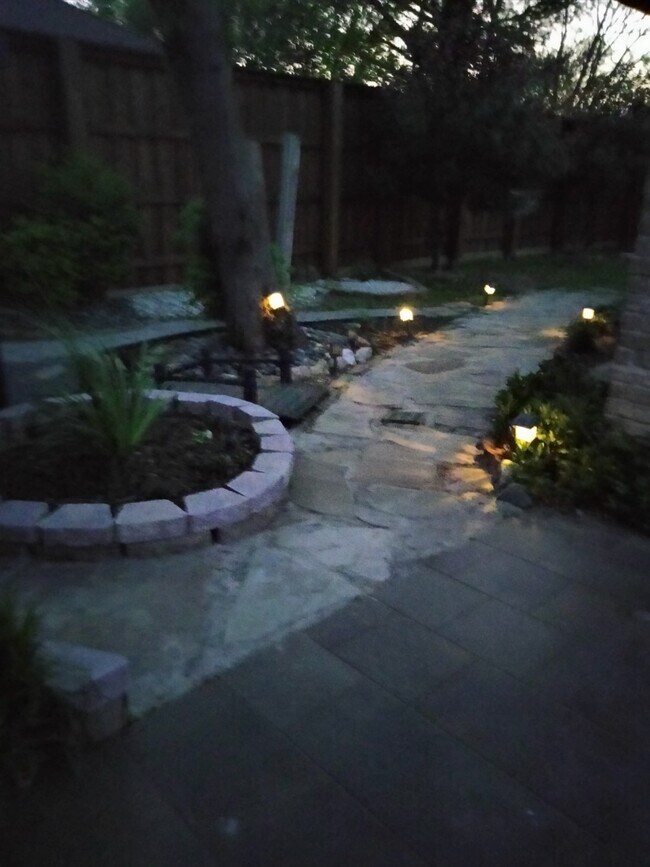 Building Photo - 8 Llano Drive