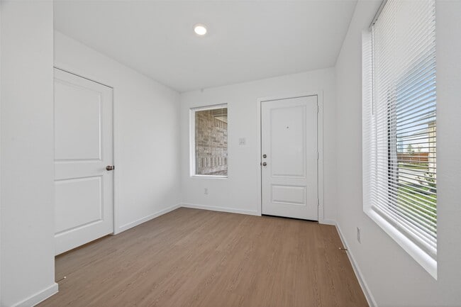 Building Photo - 3081 Majestic Sunrise Dr