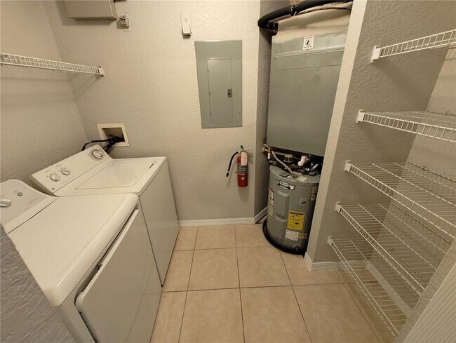 Building Photo - 826 Grand Regency Pointe