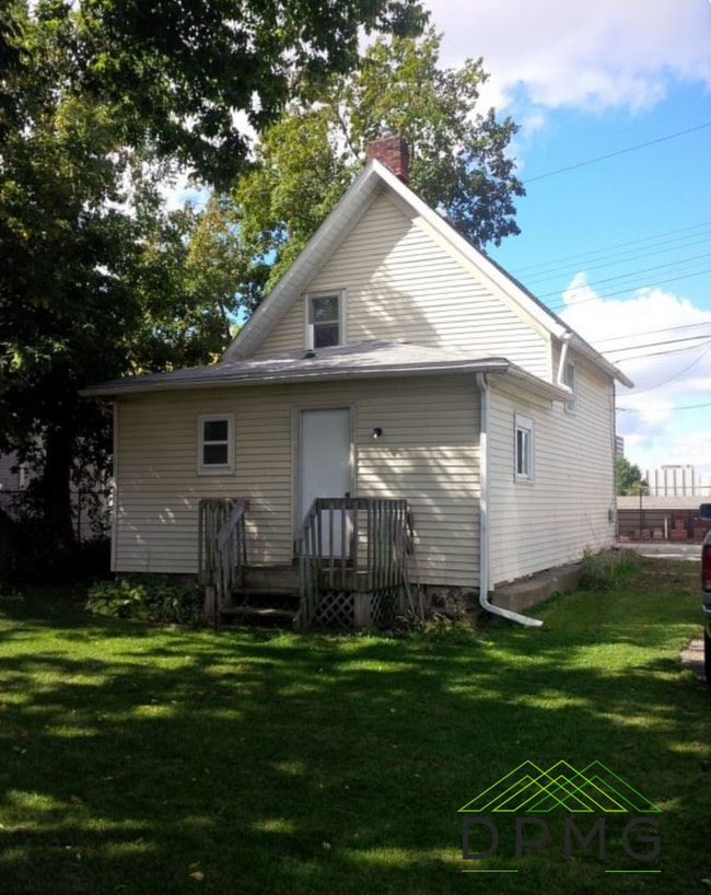 Building Photo - 129 Hill St