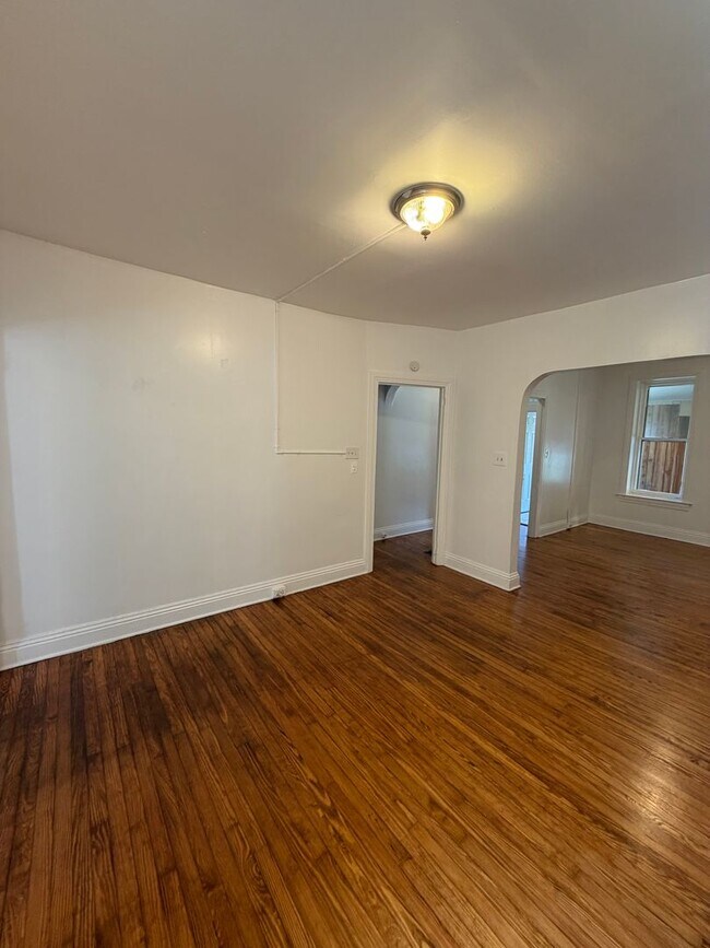 Building Photo - 835 Liden Ave
